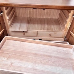 木製開戸収納、婚礼箪笥の上部の画像