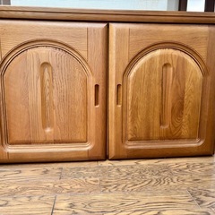 木製開戸収納、婚礼箪笥の上部の画像