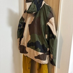 Volcom メンズスノーボードウエア 上着→ Ｍ　パンツＬ
の画像