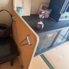 折りたたみテーブルの画像