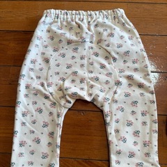 赤ちゃん本舗ズボン美品70の画像