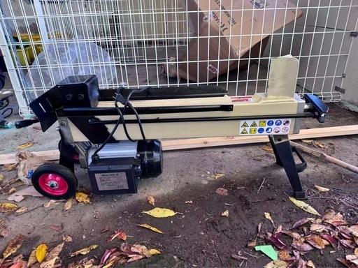 薪割り機 8t 電動 油圧式 四分割 カッター