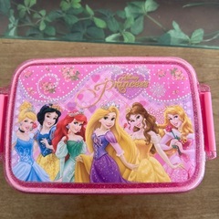 お弁当箱と箸とスプーン、フォークセットの画像