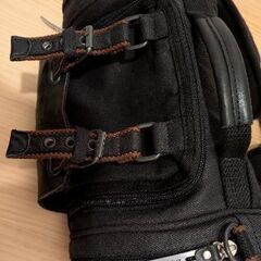 美品　超お買い得！Devrage 中型バッグ 黒 ストラップ付きの画像