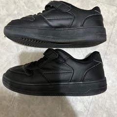 キッズスニーカーの画像