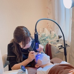 ［稼ぎたい］谷塚駅前の小規模サロンで、アイリストさん1名募集です。の画像