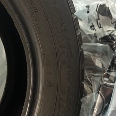 スタッドレスタイヤ 225/60/17 の画像