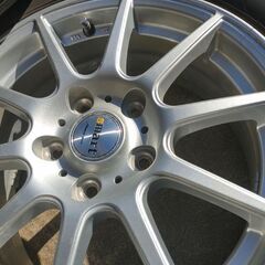 マナレイスポーツ　16インチ　アルミホイール　スタッドレスタイヤ　205　60　R16／920　4本セットの画像