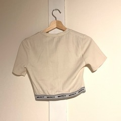 ショート丈半袖トップスの画像