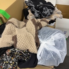 引き取り限定　色々な洋服の画像