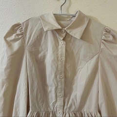 ホワイト ワンピース　の画像