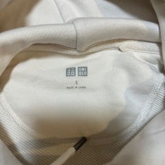 ユニクロ　パーカーの画像