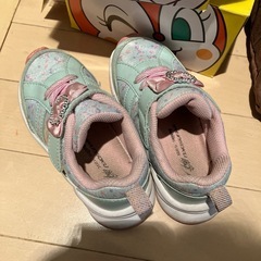 瞬足スニーカーの画像