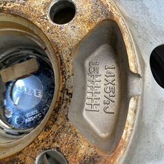 バリ溝スタッドレス185/70R14　アルミ付き4本セット の画像