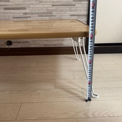 折りたたみテーブルの画像