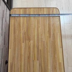 折りたたみテーブルの画像