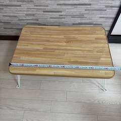 折りたたみテーブルの画像