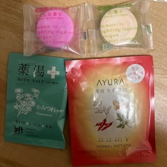 フェイスパックと入浴剤の画像
