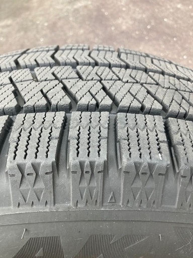 スタッドレスタイヤ ブリヂストンVRX2 225/60R17 ホイール&ナット付き