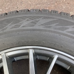 スタッドレスタイヤ ブリヂストンVRX2 225/60R17 ホイール&ナット付きの画像
