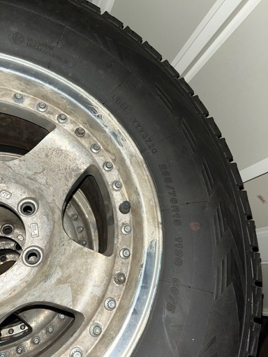 スタッドレス　タイヤ　265/70R15  6H　