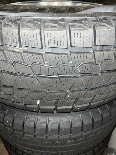 スタッドレス　タイヤ　265/70R15  6H　