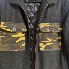 FLIPTIE SCRIPT ブラック・迷彩ジャケット
の画像