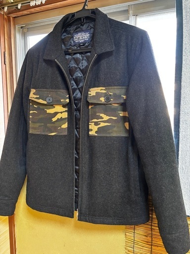 FLIPTIE SCRIPT ブラック・迷彩ジャケット