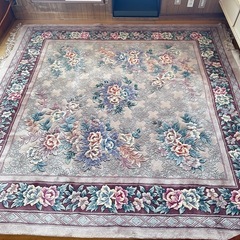 可愛い花柄高級絨毯　厚み2cmの画像