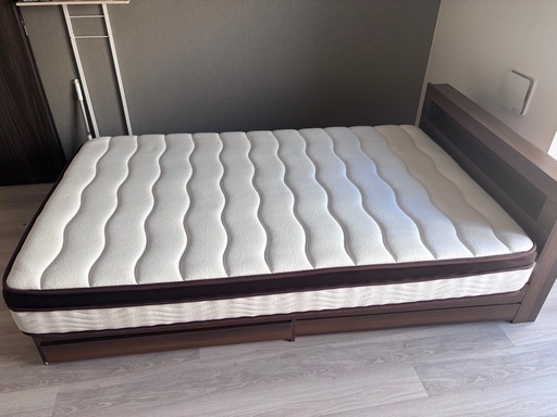 【6日迄！‼️】マットレス付きベッド　セミダブル
