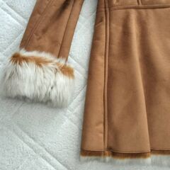 ★新品 フェイクムートンコートジャケット 毛皮調ファー・インナー ハーフコート Mサイズ キャメル色の画像