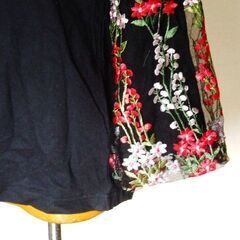 TORISSIX（トロワシス）透ける花柄袖のチュニックの画像