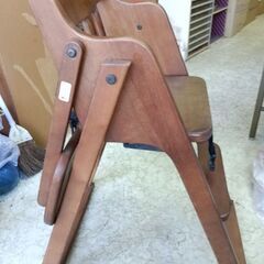 乳児用テーブル椅子の画像