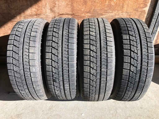 205/60R16 スタッドレスタイヤ　4本セット