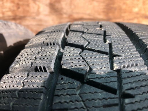 205/60R16 スタッドレスタイヤ　4本セット　