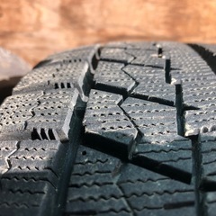 205/60R16 スタッドレスタイヤ　4本セット　の画像