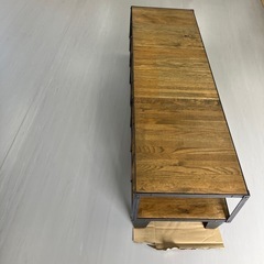 テレビ台　重厚感有る落ち着いた台ですの画像