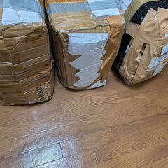 キャスター付きチェア４脚セットの画像