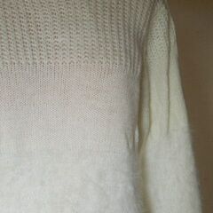 ARCHIVES（アルシーヴ）真っ白セーター（未使用・タグ付き）の画像