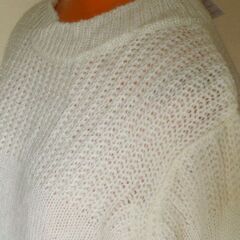 ARCHIVES（アルシーヴ）真っ白セーター（未使用・タグ付き）の画像