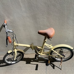 シンプルスタイル折りたたみ自転車の画像