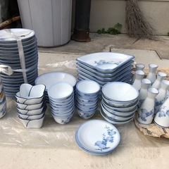 瀬戸物食器の画像