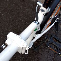 SIAFEI 20インチ 折りたたみ自転車 ホワイト×レッド 6段変速 ライト/カゴ付き 自転車 札幌市 中央区 南12条の画像