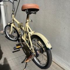 シンプルスタイル折りたたみ自転車の画像