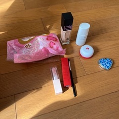 化粧品ケース　使用済み化粧品などなどの画像