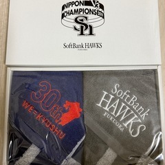 ソフトバンクホークス　黒ユニフォーム
2点とタオル3点の画像