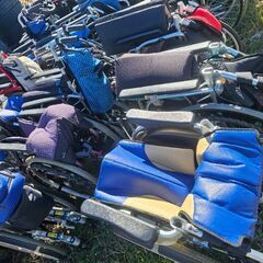 使用済みの車椅子の画像