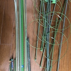 決まりました園芸用品　ツル巻き支柱　支柱　たくさんの画像
