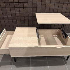 綺麗でおしゃれなセンターテーブルの画像