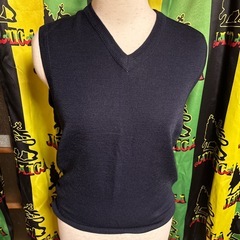 レディース服、ベスト、カーディガン、ズボンー無料でお譲りします。の画像